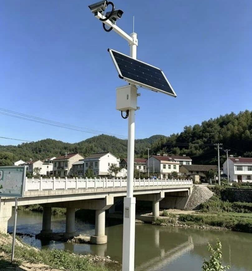 S series solar kit with PTZ camera on bridge