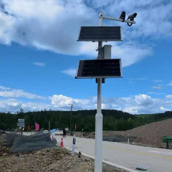 S series dual-panel solar kit on highway pole
